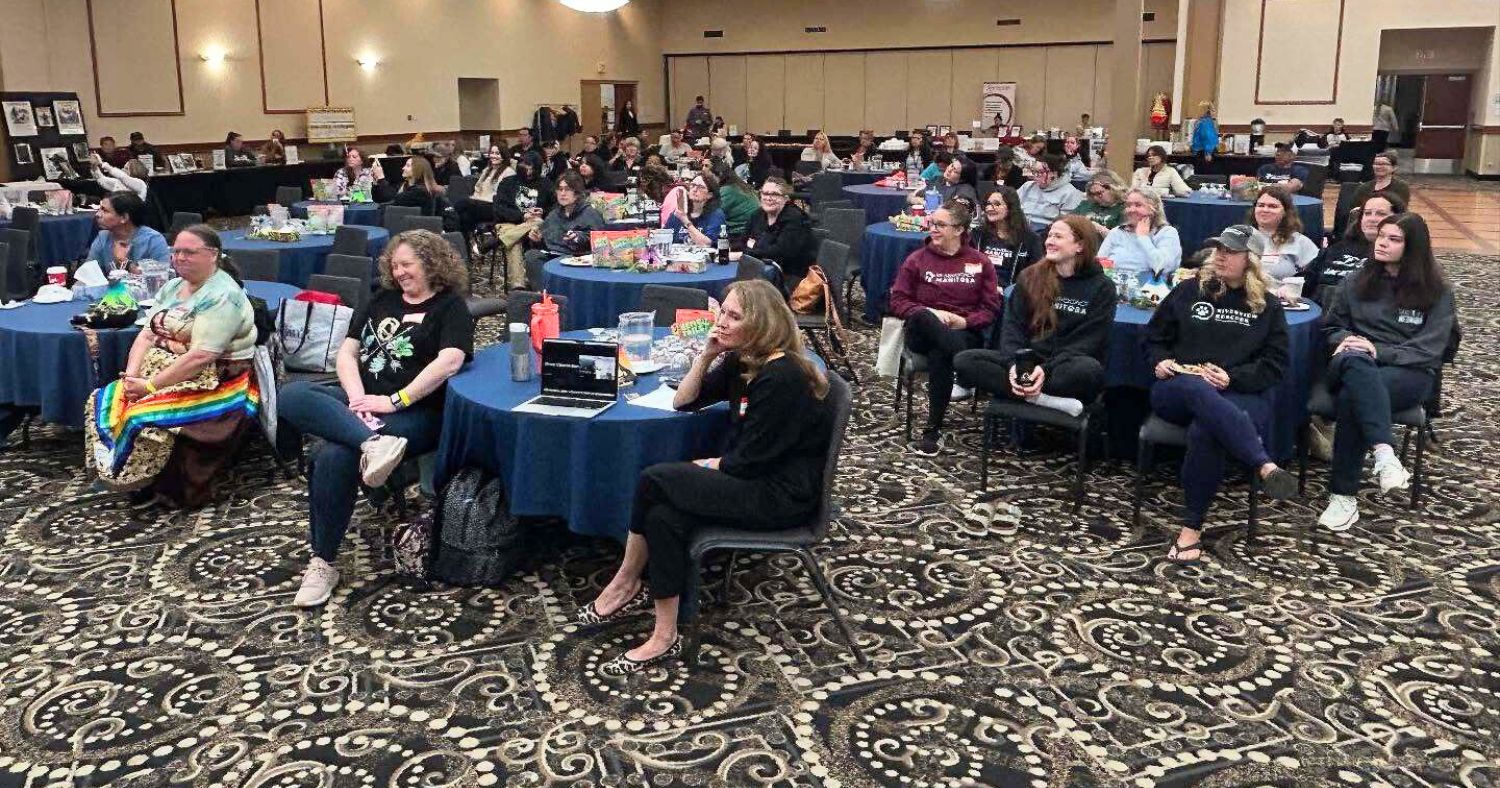 Crowd at 2025 rez dog conference.